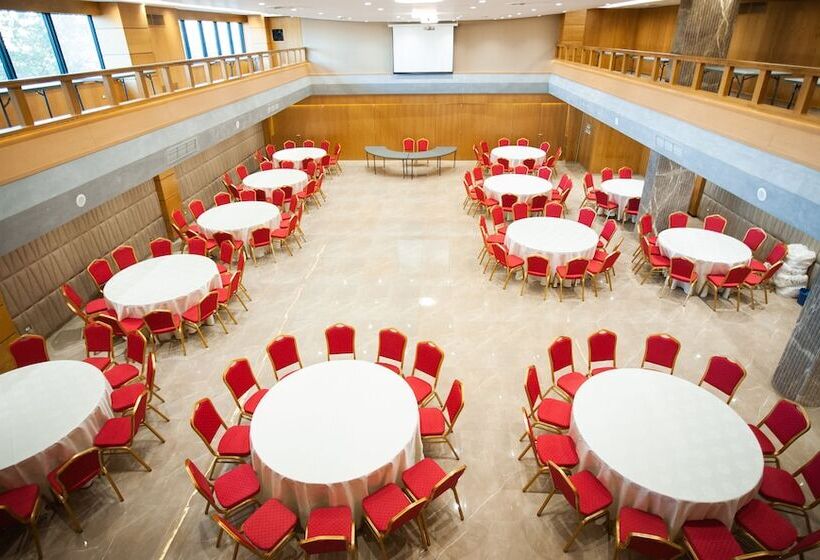 Doanesia Premium Hotel & Spa