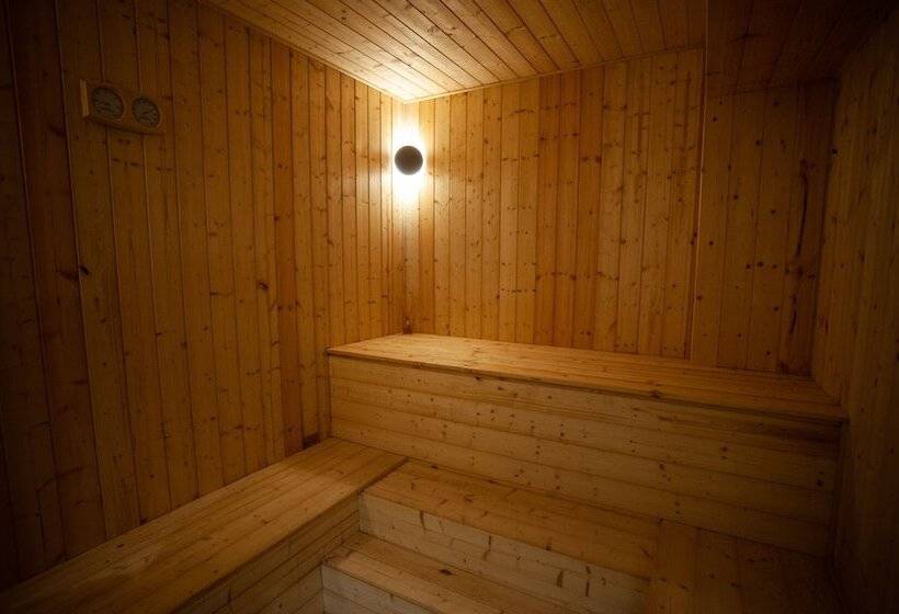 Doanesia Premium Hotel & Spa