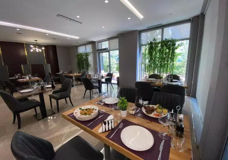 Doanesia Premium Hotel & Spa