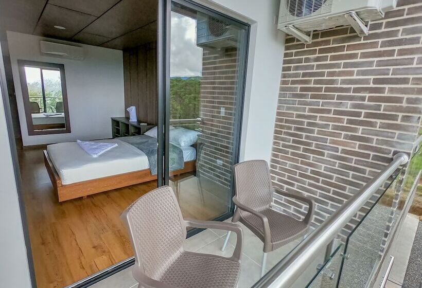 Guayupes Hotel De Aventura