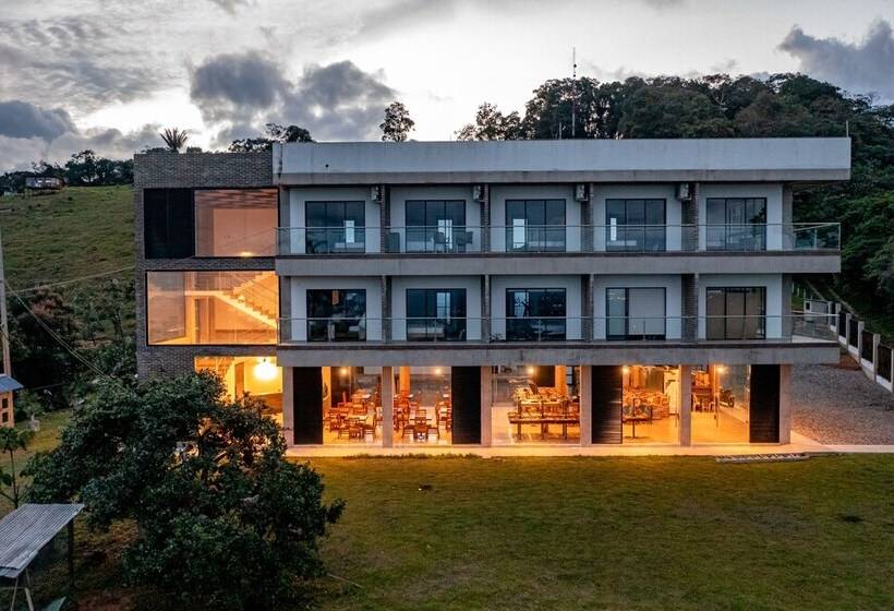 Guayupes Hotel De Aventura