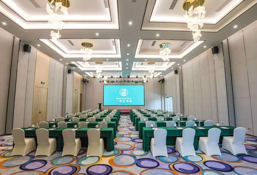 Hotelli Blossom Garden Resort