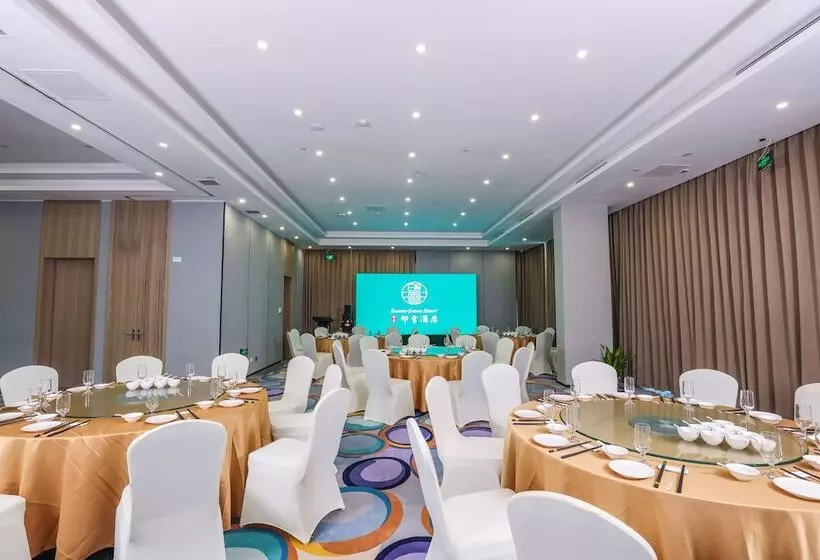 Hotelli Blossom Garden Resort