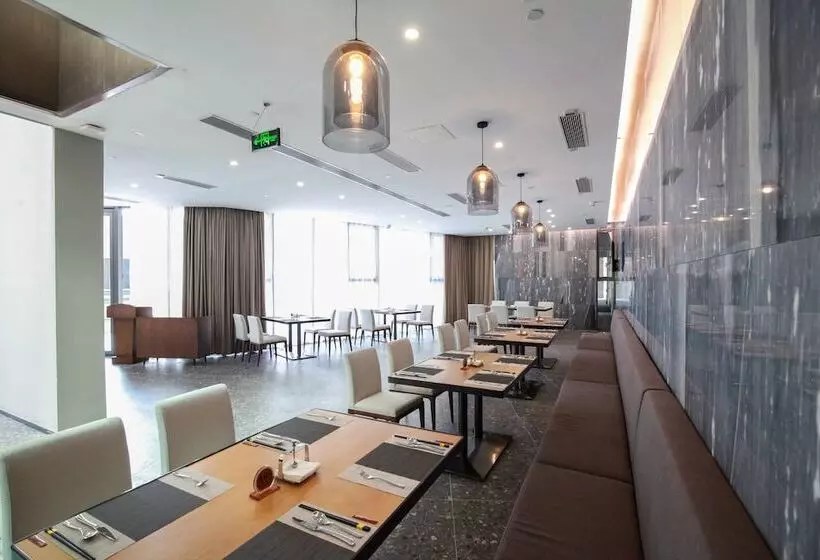 Hotelli Blossom Garden Resort