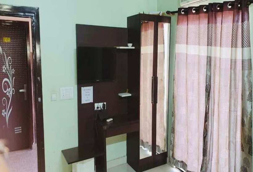 Hotel Blueberry Residency