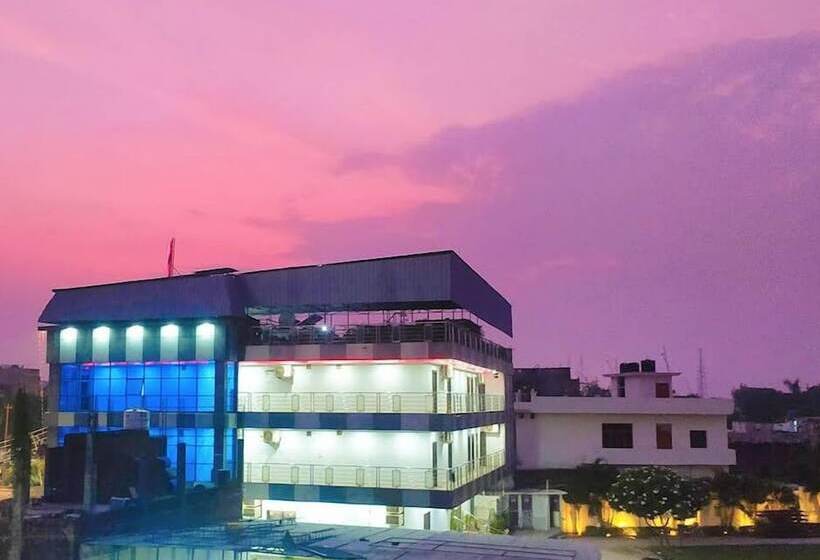 Отель Celebration