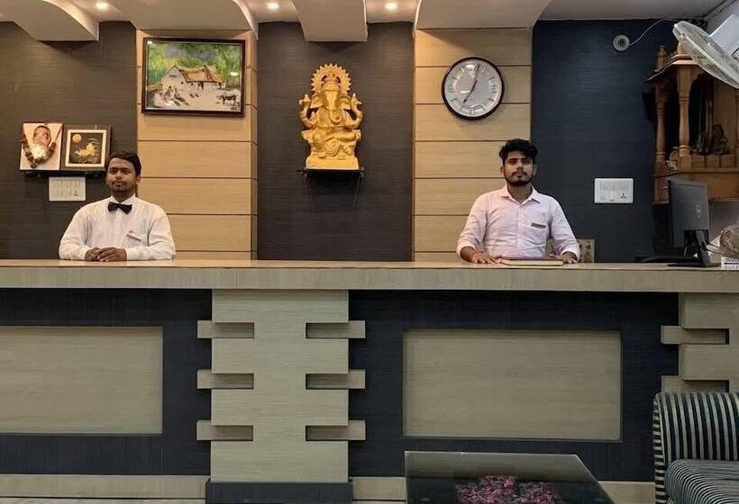 Отель Celebration