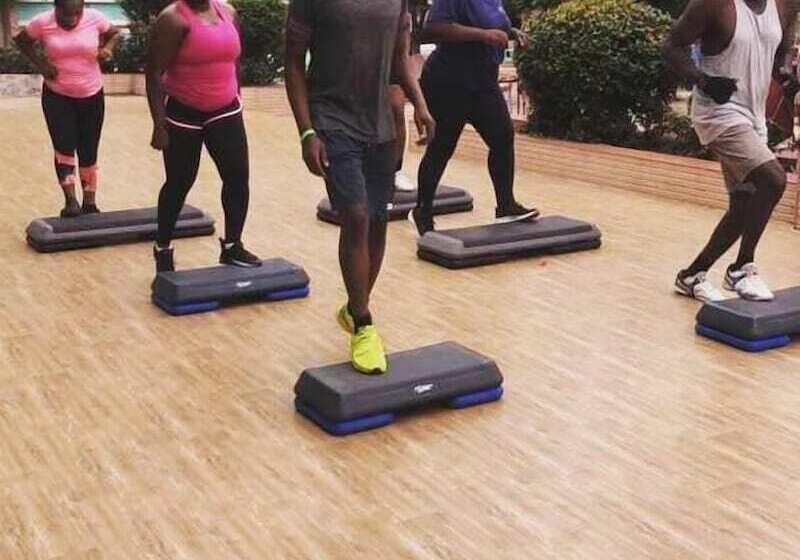 هتل Debbie S Suites And Apartments