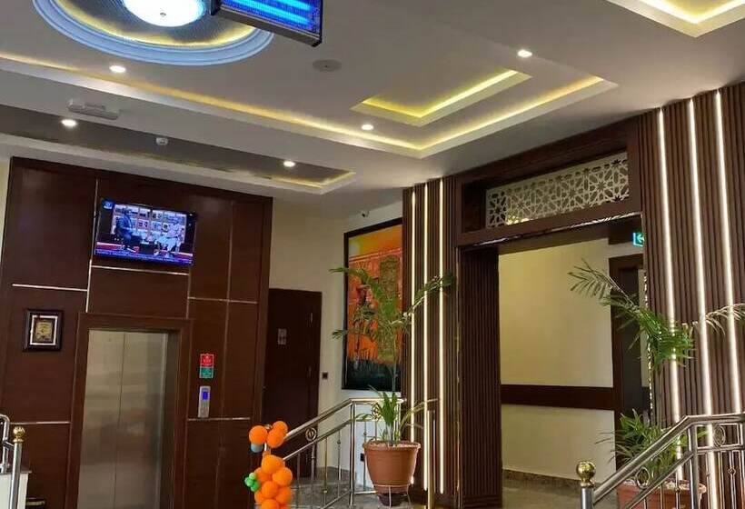 هتل Debbie S Suites And Apartments