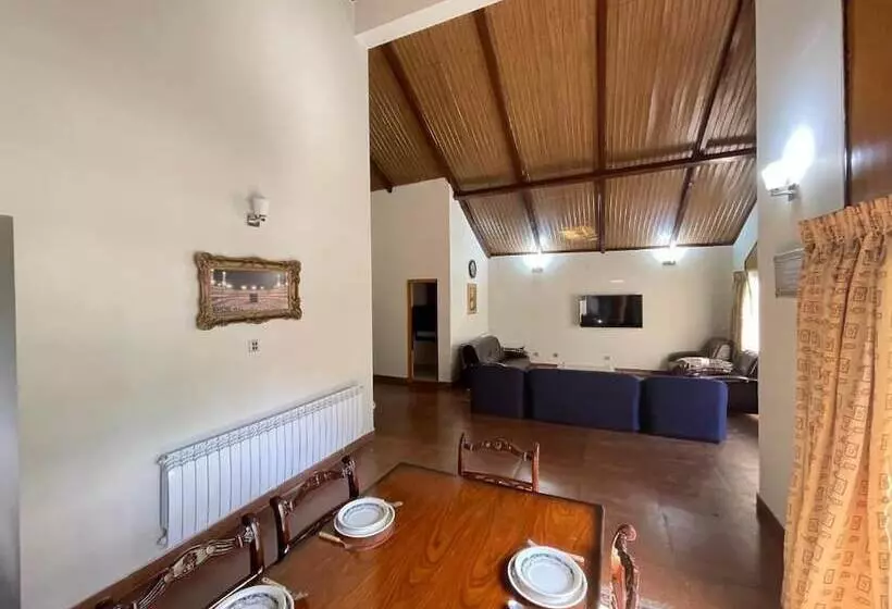 هتل Montaña Villa Murree