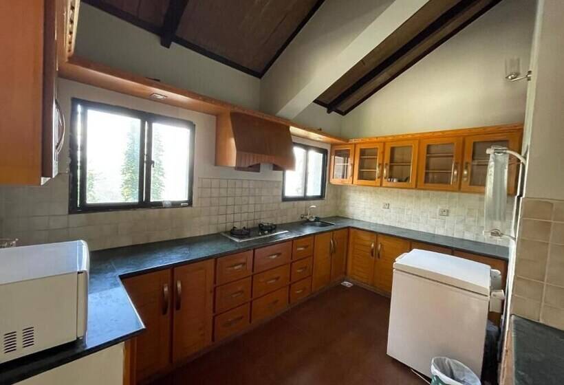 هتل Montaña Villa Murree