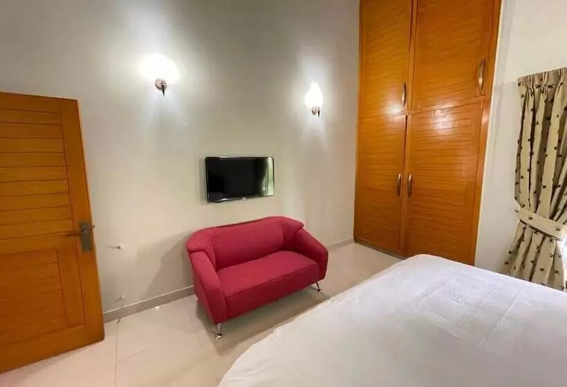 هتل Montaña Villa Murree