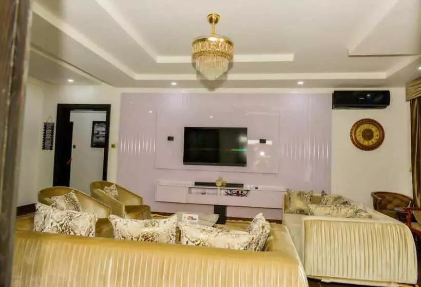 هتل Motraf Court