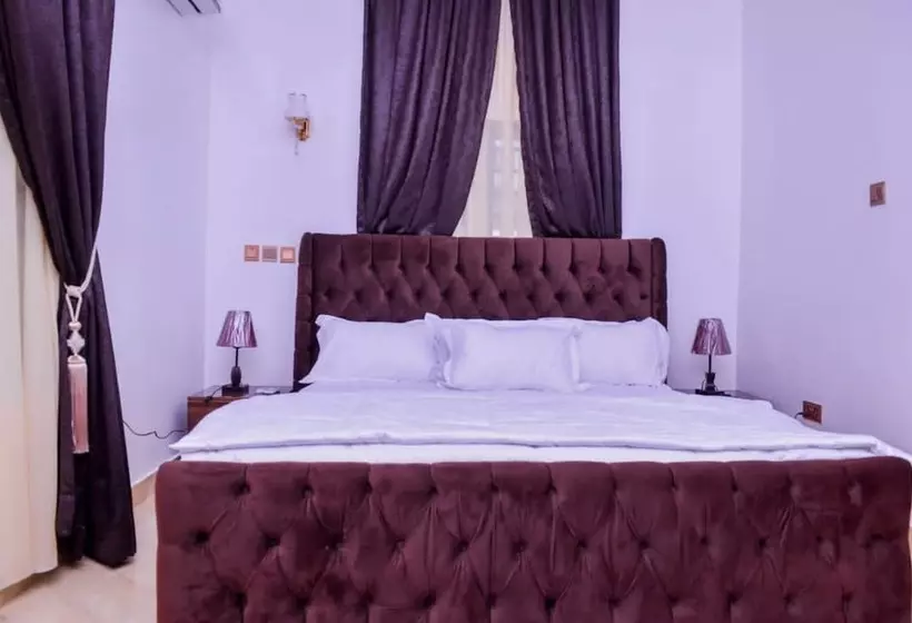 هتل Motraf Court