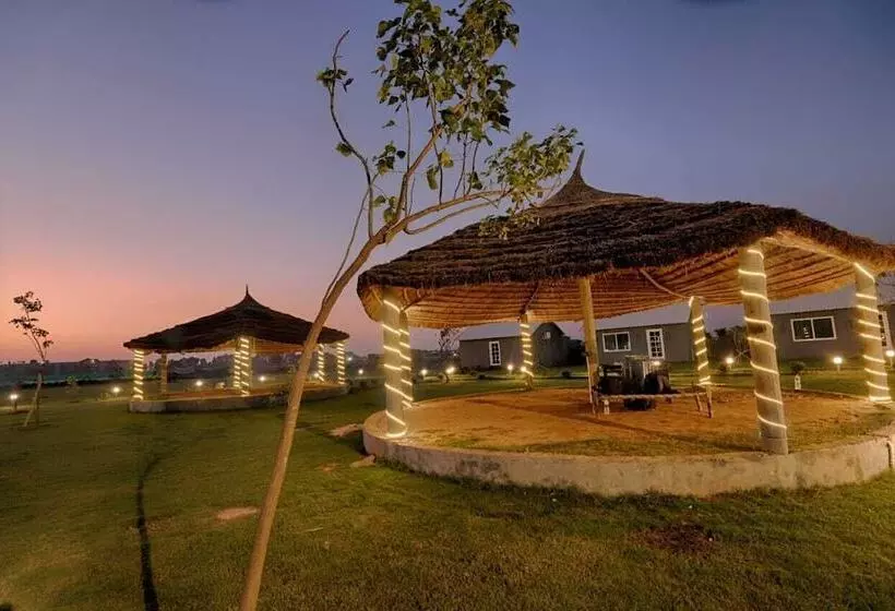 Hotelli The Ashoka Farms And Resort