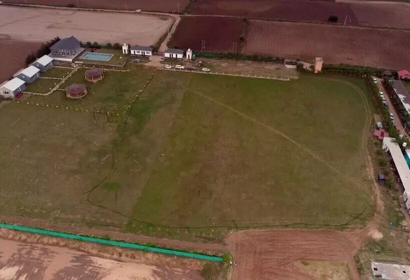 Hotelli The Ashoka Farms And Resort