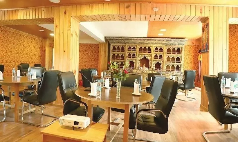 هتل Tsherim Resort