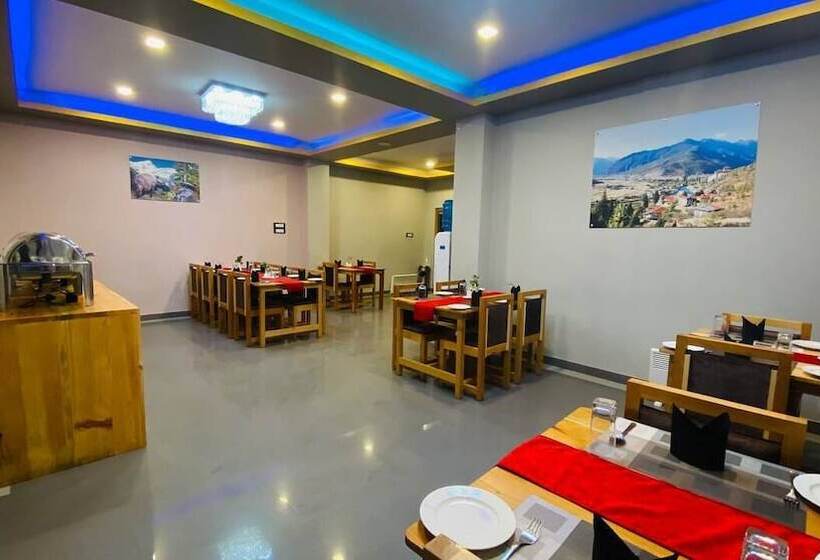 هتل Tsherim Resort