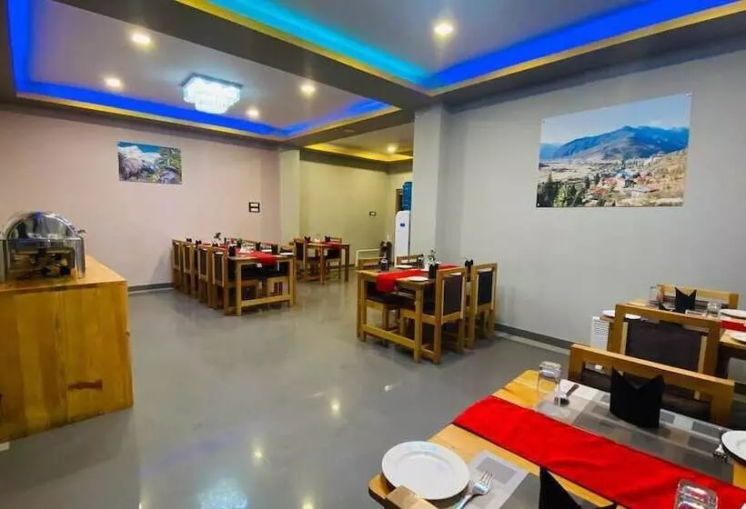 هتل Tsherim Resort