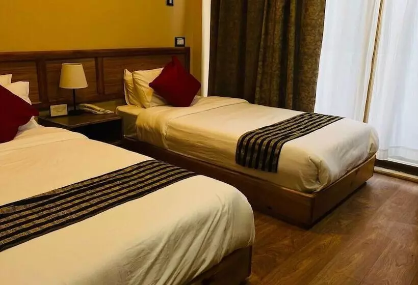 هتل Tsherim Resort