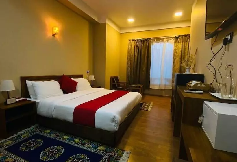 هتل Tsherim Resort