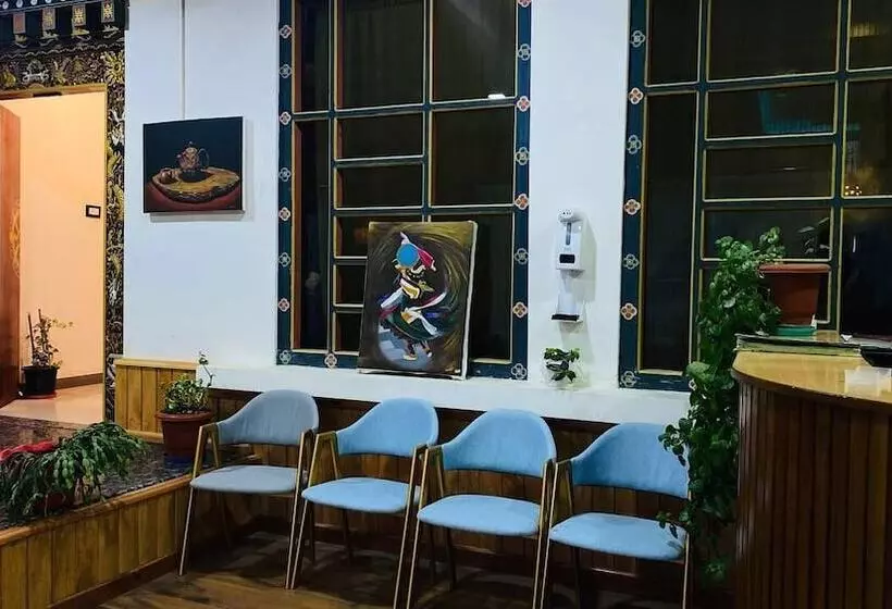 هتل Tsherim Resort