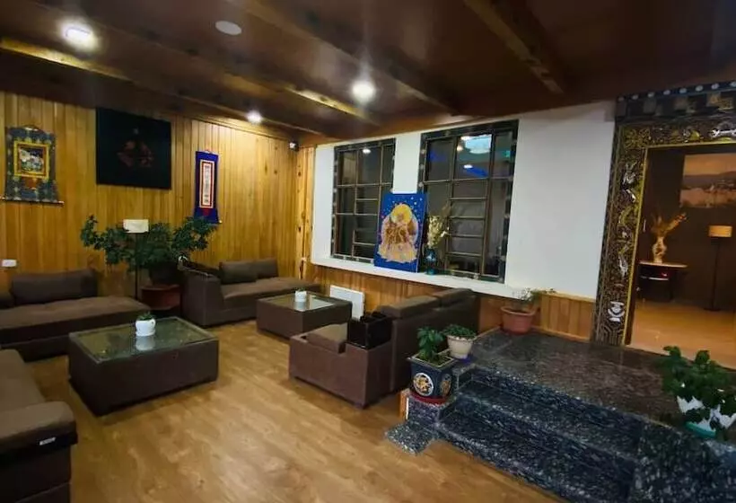 هتل Tsherim Resort