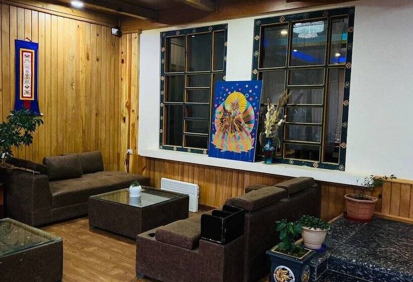 هتل Tsherim Resort