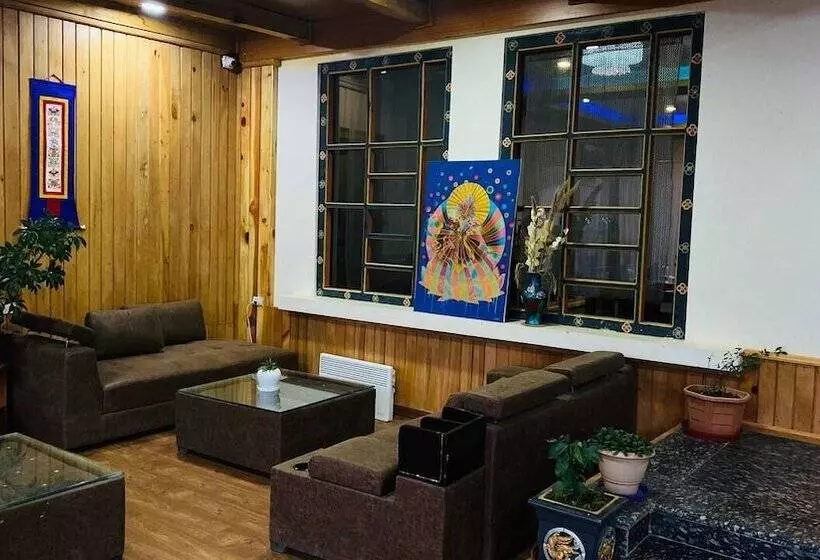 هتل Tsherim Resort