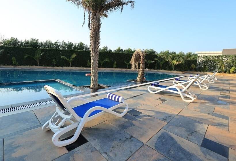 Krishna Hotel And Resort