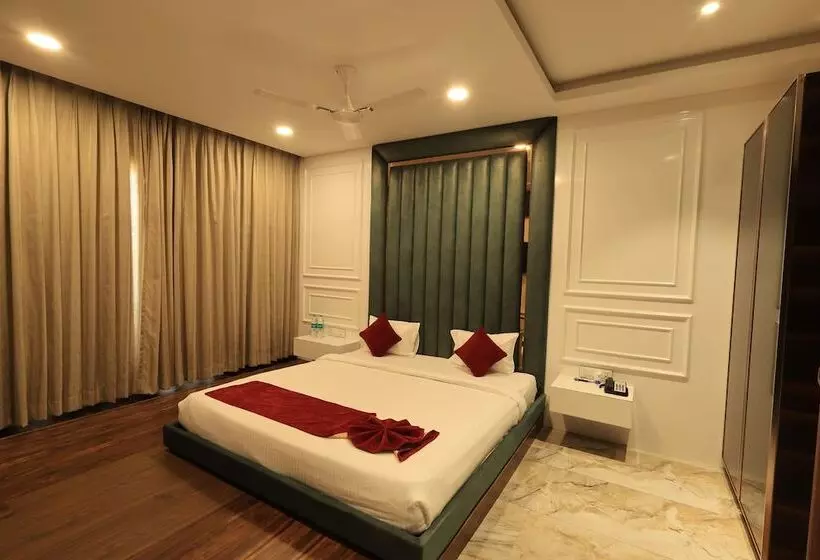 Krishna Hotel And Resort