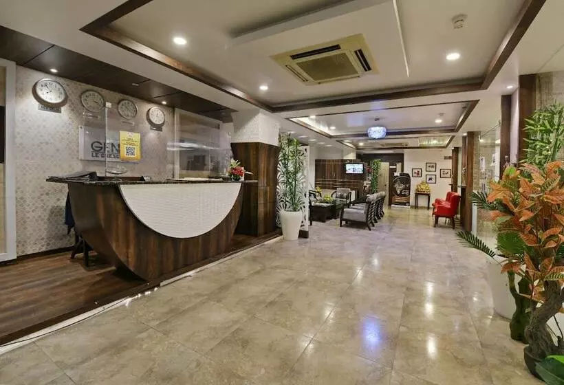 Le Crescent Hotel By Trot, Indirapuram