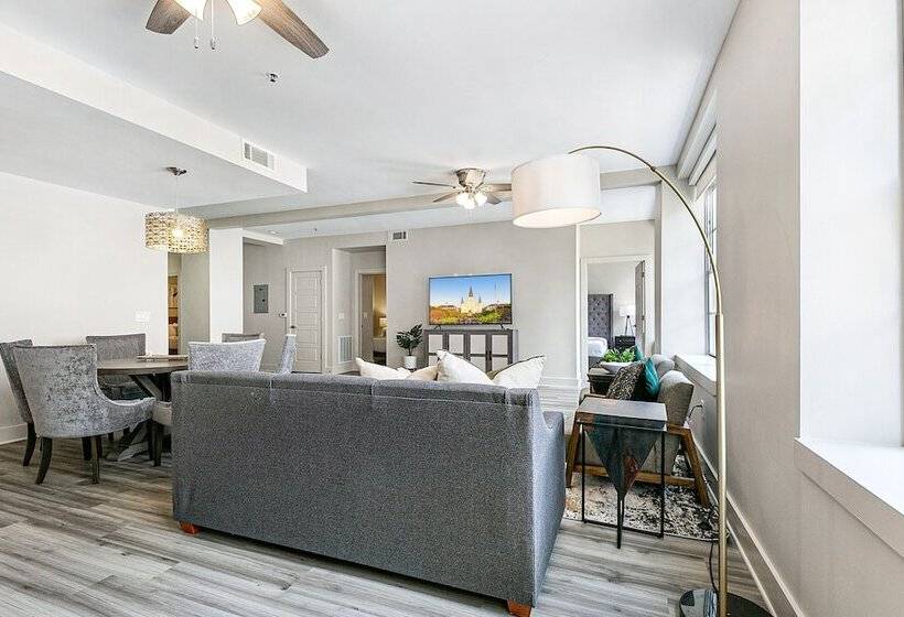 Amazing 4 Bedroom Haven In The Heart Of New Orleans