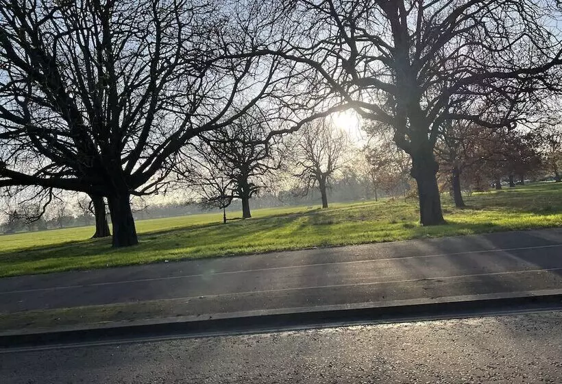 Majatalo Park View Residence Northolt   Near Tube