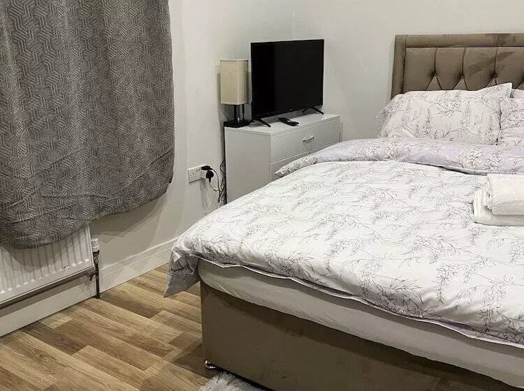 Majatalo Park View Residence Northolt   Near Tube