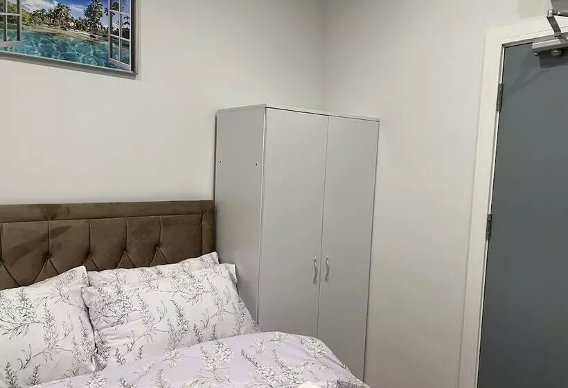 Majatalo Park View Residence Northolt   Near Tube