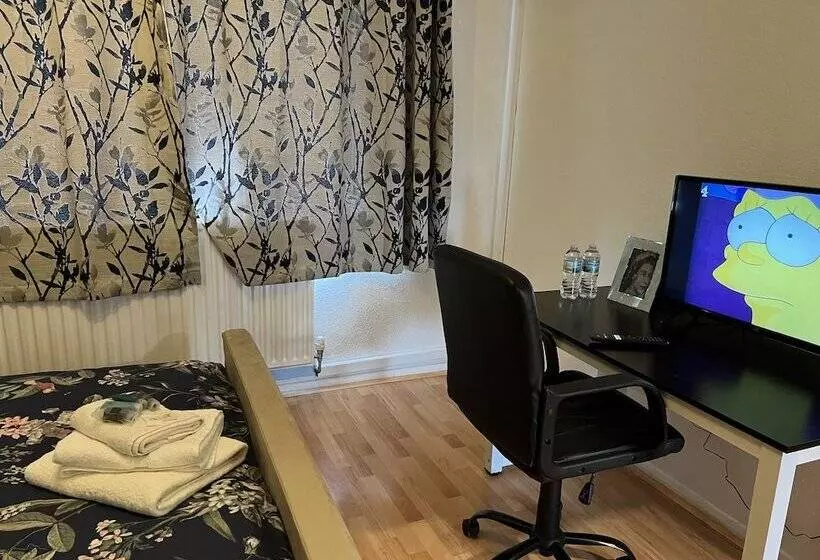 Majatalo Park View Residence Northolt   Near Tube