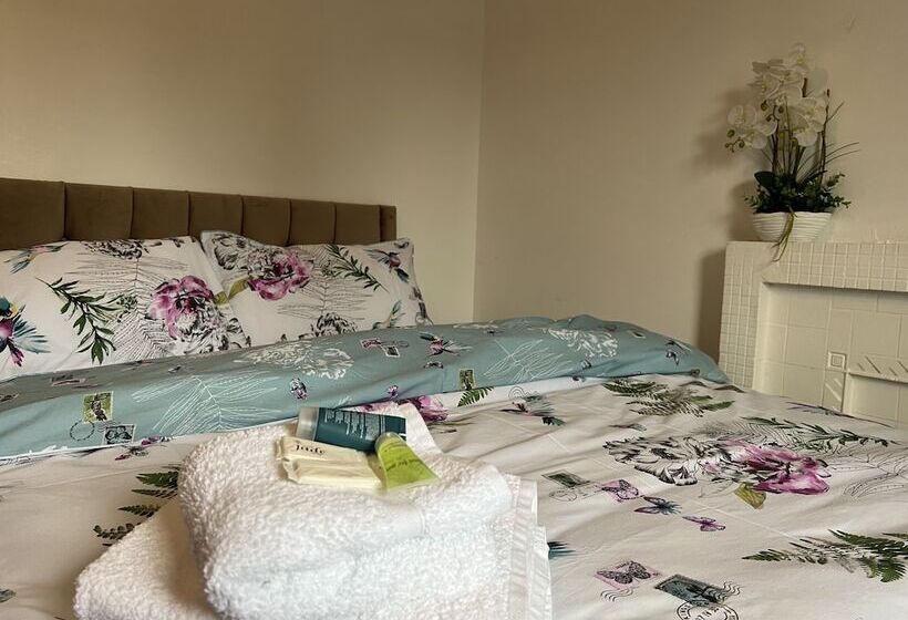 פנסיון Park View Residence Northolt Near Tube