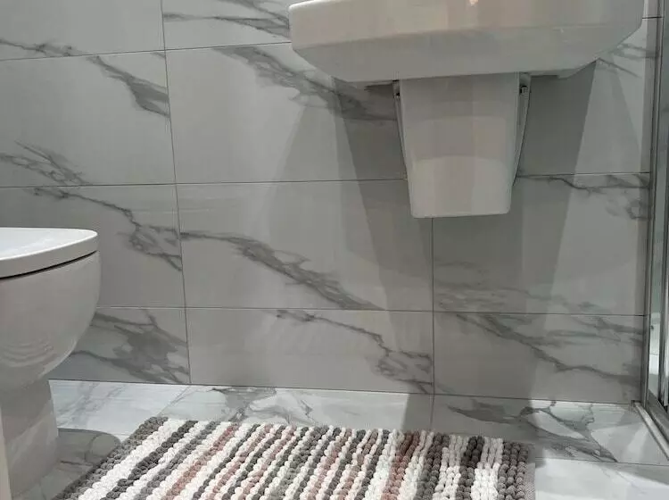 Majatalo Park View Residence Northolt   Near Tube