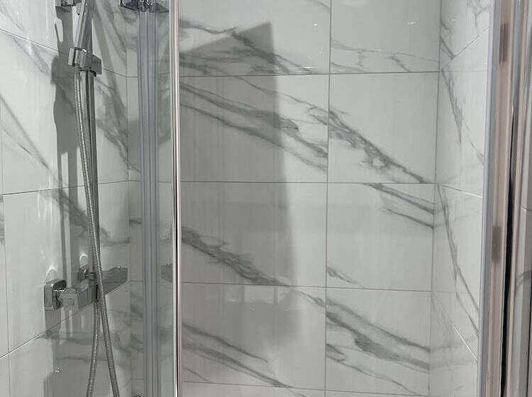 פנסיון Park View Residence Northolt Near Tube