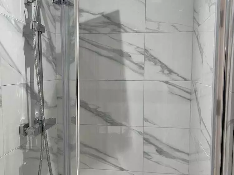 Majatalo Park View Residence Northolt   Near Tube