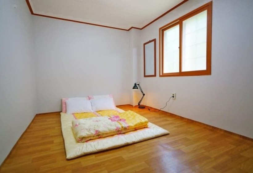 Buan Bada Punggyeong Pension