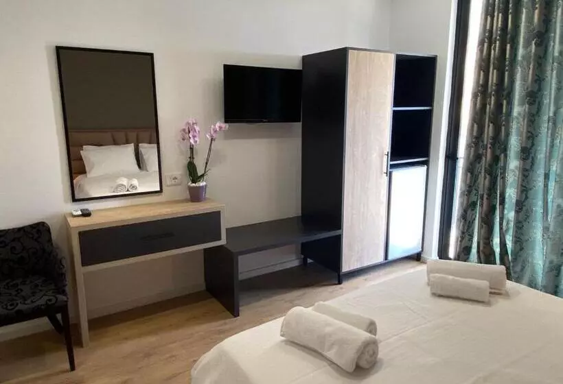 ホテル Augusto Rooms