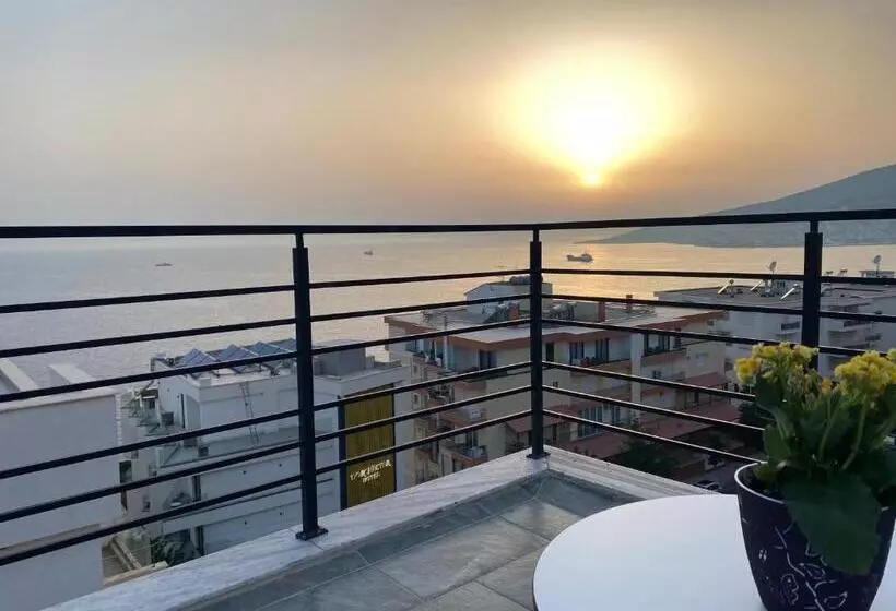 ホテル Augusto Rooms