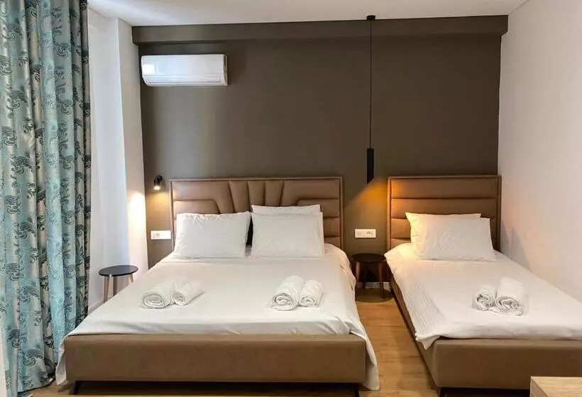 ホテル Augusto Rooms