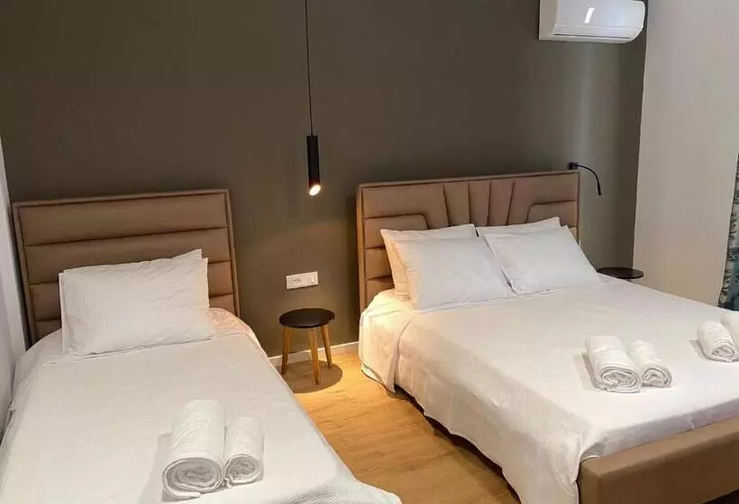 ホテル Augusto Rooms