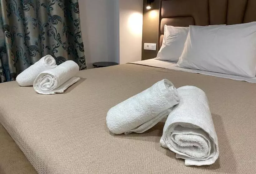 ホテル Augusto Rooms