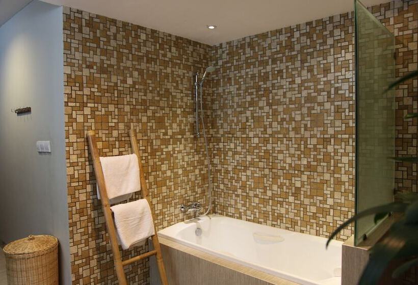 Отель Dreamscape Bali Villas By The Kunci