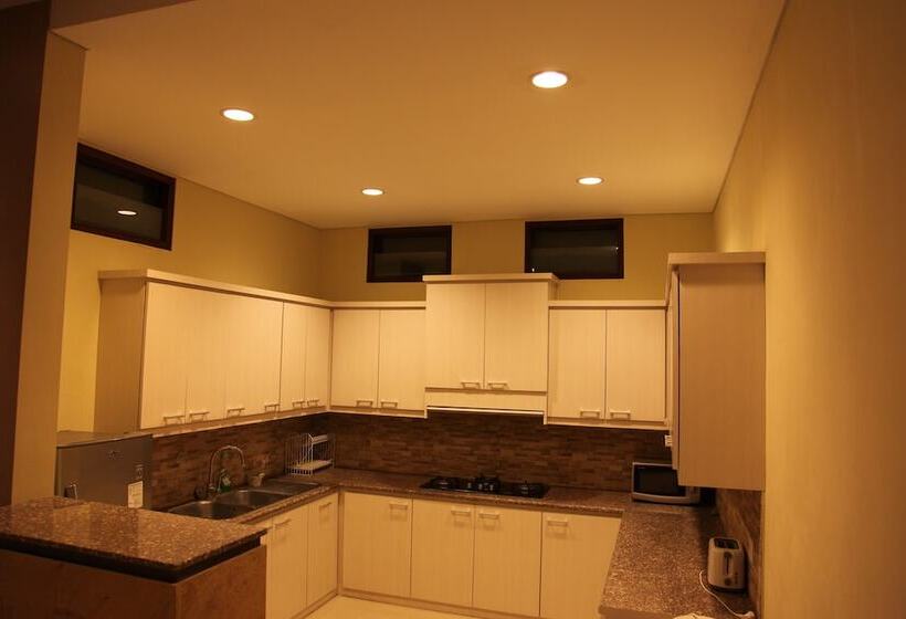 Отель Dreamscape Bali Villas By The Kunci