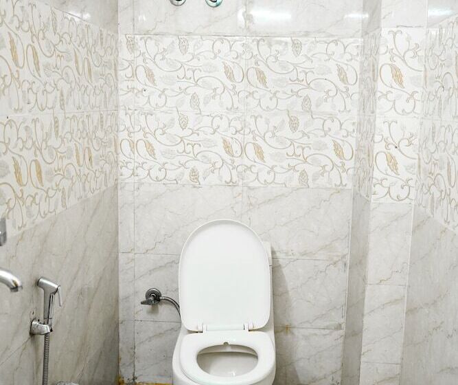 هتل Quadis Noida Sector 15